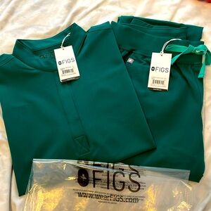 Women’s FIGS set in Hunter green/Small reg/small NWT